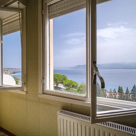 Sullo Stretto Apartment *