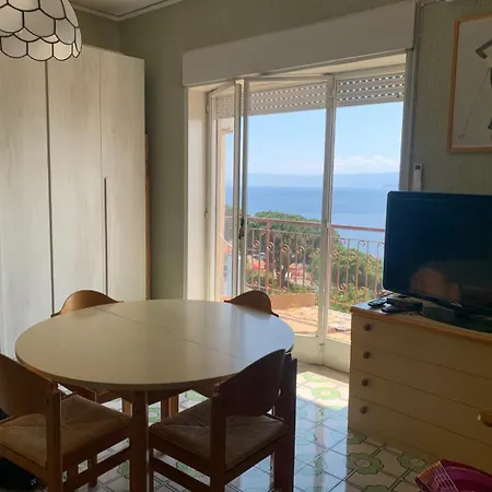 Apartment Sullo Stretto