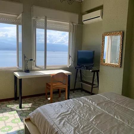 Apartment Sullo Stretto *