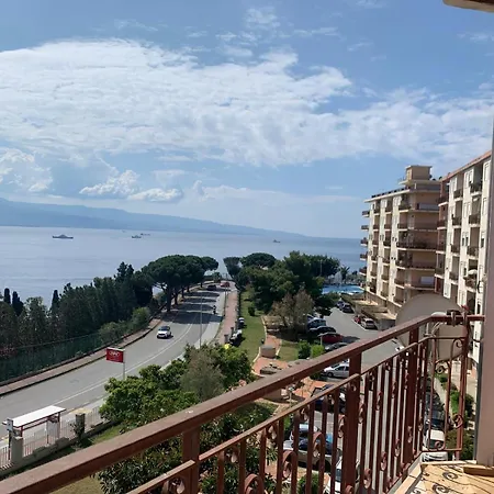 Sullo Stretto Apartment *